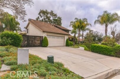 Charming Newly Listed Lake Village Single Family Residence Located at 29957 Villa Alturas Drive